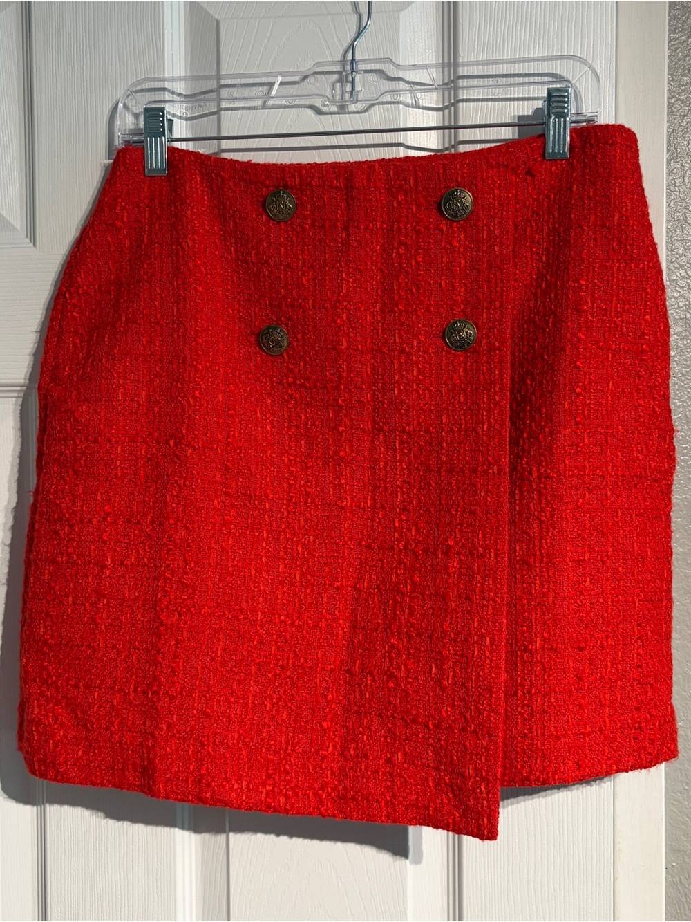 New Loft Tweed lined Mini Skirt Women’s Size 8 petite Red with Button details